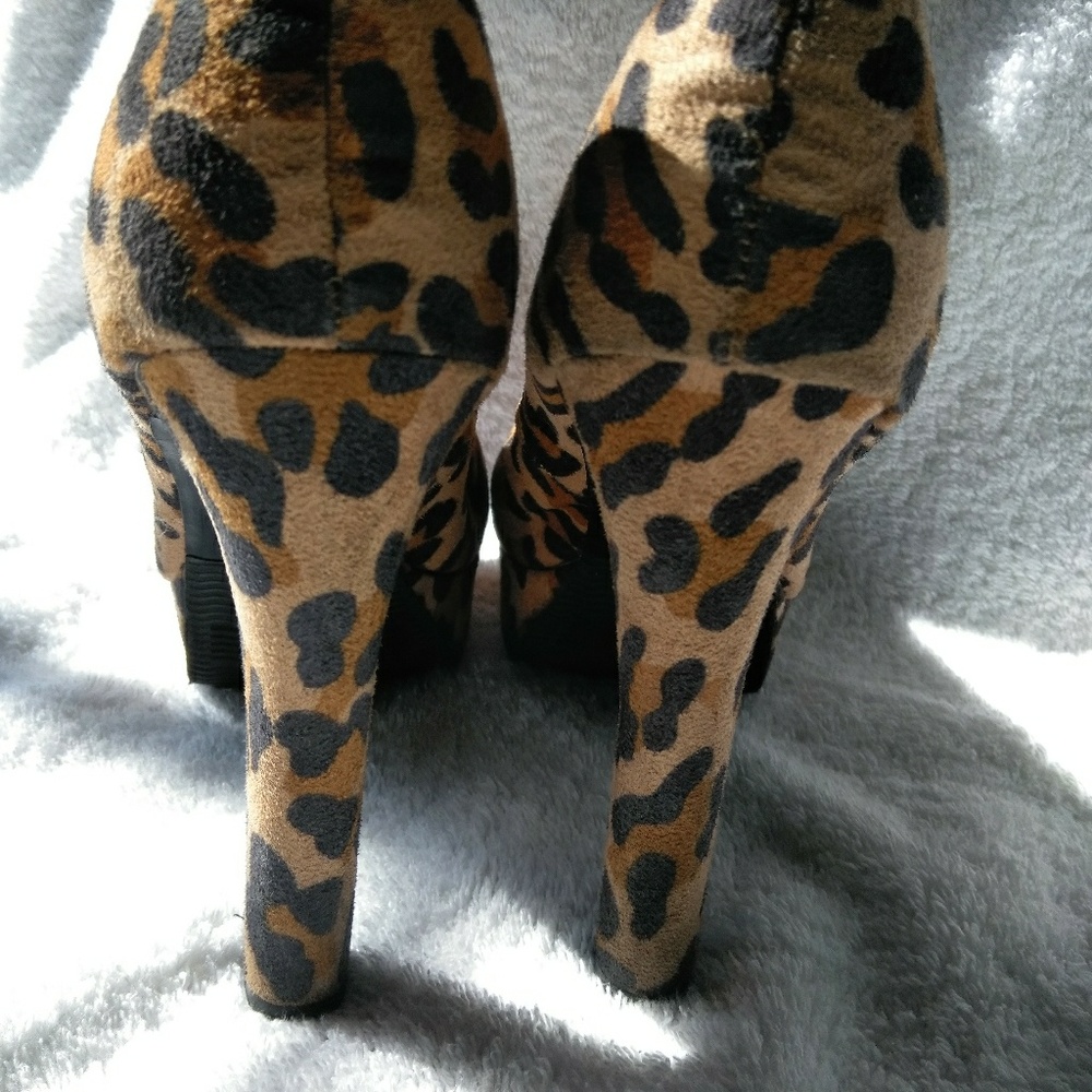 Mossimo Cheetah Platform Heels - Picture 4 of 4